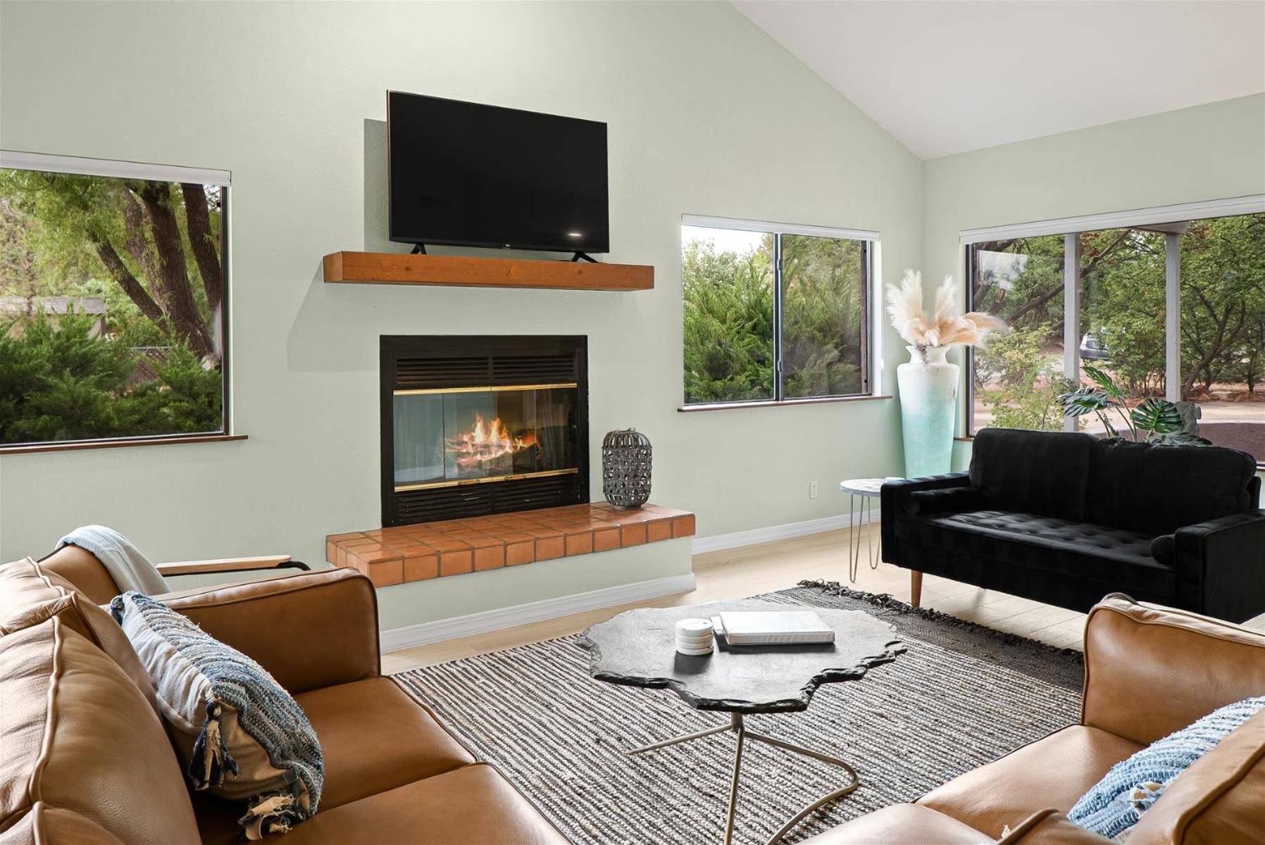 Spacious W Sedona 4 Bedroom Contemporary House! エクステリア 写真